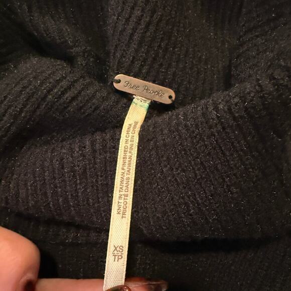 Free People Black Oversized Turtleneck Sweater XS Slouchy Pullover Fall Winter - Picture 4 of 6